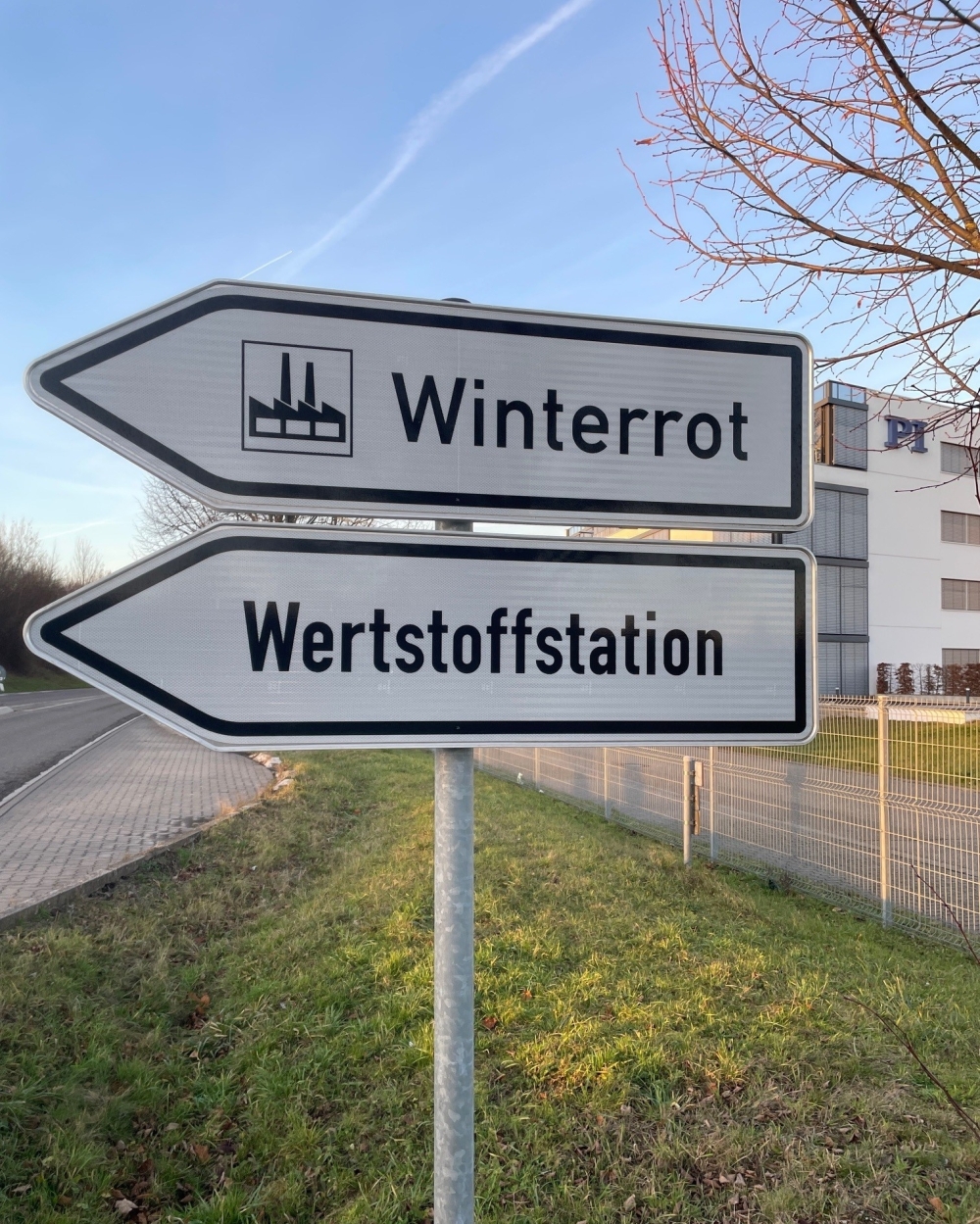 Schild zum Gewerbegebiet Winterrot